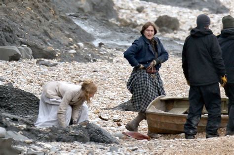 How is kate winslet and saoirse ronan's passionate romance? Kate Winslet and Saoirse Ronan - Filming "Ammonite" in ...