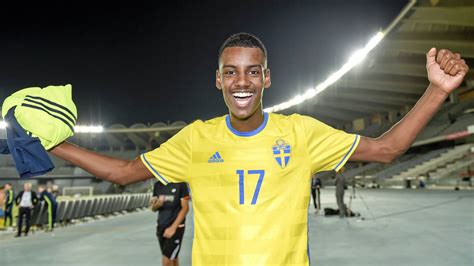 Alexander isak, the swedish striker for real sociedad, says he not aware of barcelona's supposed interest in him. Bundesliga | Alexander Isak: 10 things on the Borussia ...