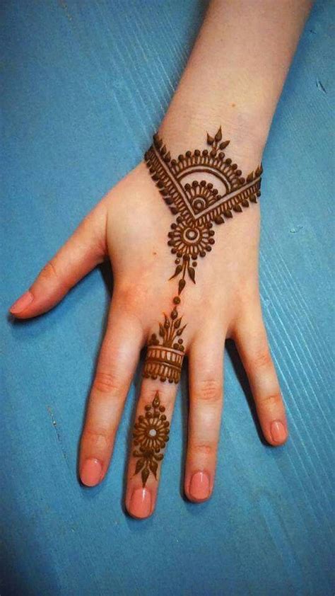 The beginner can easy create the pattern because them has familiar with the pattern. 75 ideas for the design of henna hand tattoo art 17 ...
