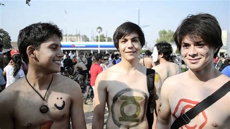 Nudist camp in nature where adults and young nudists relax, a beautiful video in good quality. Paseo nudista guadalajara 2011 - YouTube