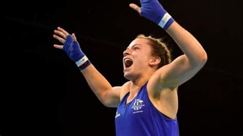 Skye nicolson (born 27 august 1995) is an australian boxer.1 she competed in the featherweight event at the 2018 commonwealth games, winning the gold medal.2. Four Aussie boxers secure Games start | 7NEWS.com.au