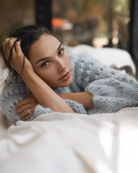 Gadot's statement for peace immediately became a israel responded with air strikes. Pin de Serch Uri en Wonderful Gal | Gal gadot mujer ...