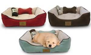 Tie the room together with accent pillows that will warm both your heart and your decor. AKC Pet Bed Set with Pillow and Blanket | Groupon