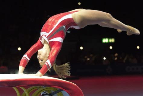 Giulia steingruber ist europameisterin am sprung und boden. Giulia Steingruber beim Sprung im Swiss Cup. | Olympic ...