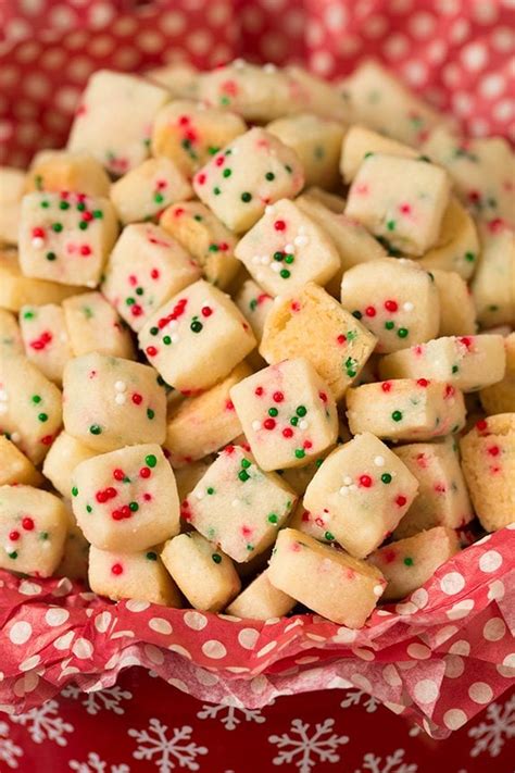 You need a galette or pizzelle iron to make this old. Scottish Christmas Cookies / 3 Ingredient Scottish ...