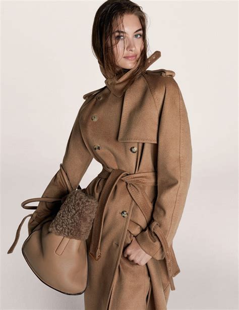 Max mara introduces the 'manuela' coat in an array of colors for fall '19. Ad Campaign: Max Mara Fall/Winter 2017-2018 Model: Grace ...