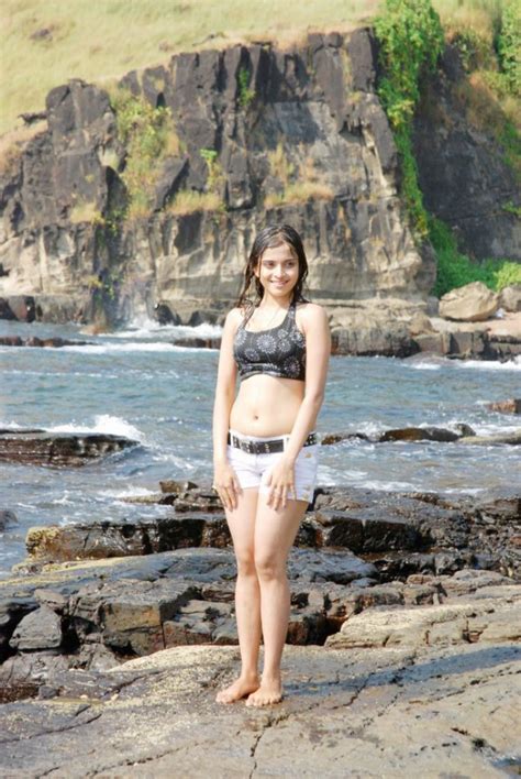 Bollywood introduces some of the bold and beautiful young ladies to the cinema. Telugu Actress Sheena Wet pics, Thighs and navel show ...