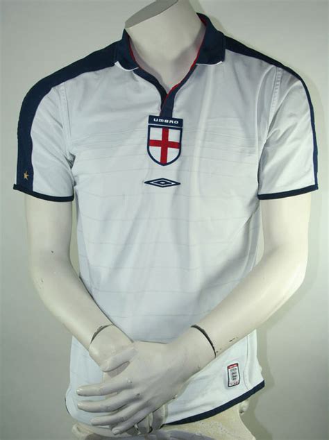 Willkommen bei unserem england trikot test. Umbro England Trikot Euro 2004 Wende Trikot Weiß Herren S ...