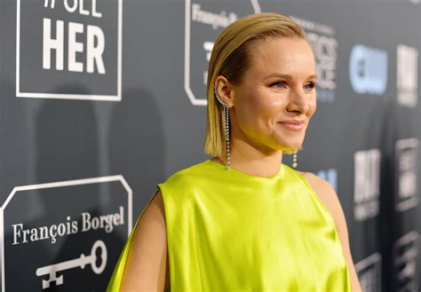 — critics' choice (@criticschoice) january 13, 2020. Kristen Bell 25th Critics Choice Awards 7 | Satiny