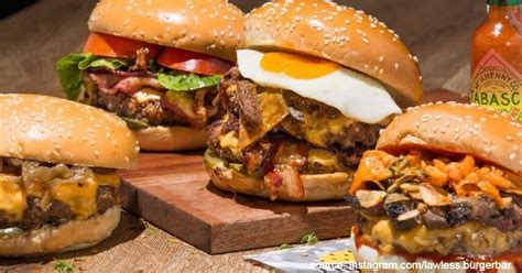 Serta harga menu burger king juga di bandrol cukup bervariasi seperti harga menu pizza hut dan beberapa restoran cepat saji lainnya. 8 Tempat Burger Terbaik di Jakarta dengan Cita Rasa Lezat