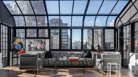 Luxurious penthouses, sleek and minimal penthouses, traditional penthouses. This New York penthouse is nothing short of an art gallery