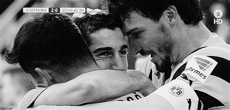 #ilkay gündogan #shinji kagawa #borussia dortmund #manchester united #gif #my gif #love #couple #ilkay guendogan #sweet #cute. ilkay gündogan on Tumblr
