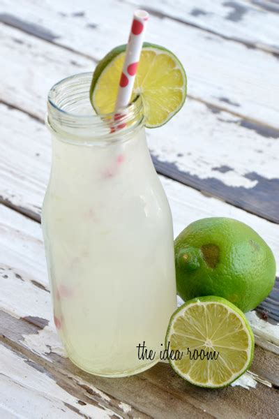 Grab these ingredients and pour them into a glass: 25+ Non-Alcoholic Summer Drinks | NoBiggie