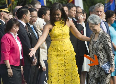 On this page i talk about the things i'm doing and thinking about, but i would also like to. Singapore Prime Minister's wife carries a $11 dinosaur ...
