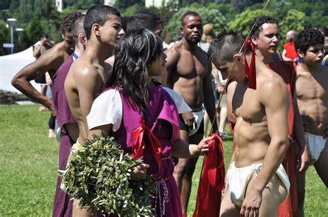 Course de 196 m le diaulos : La lutte et les Jeux Olympiques