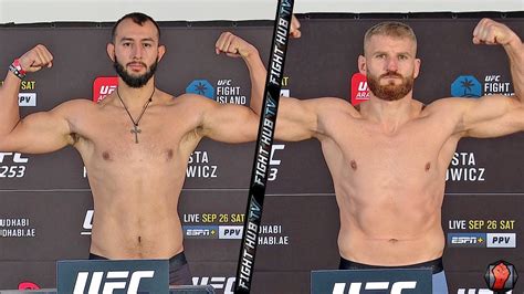 He currently competes in the light heavyweight division of the ultimate fighting championship (ufc). DOMINICK REYES VS JAN BLACHOWICZ - FULL WEIGH IN & FACE ...