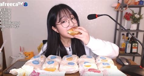• 113 135 просмотров 1 месяц назад. 고기 15인분씩 먹어도 '살 안찌는 체질'이라는 '요정 몸매 ...