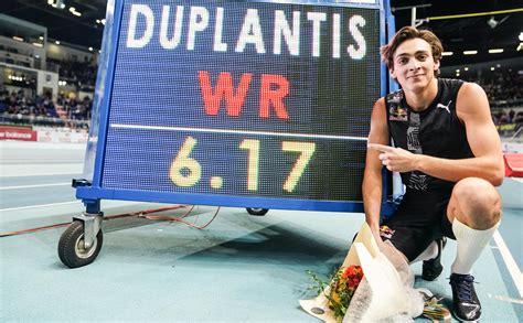 Having broken the indoor pole vault world record in february this year, yesterday at the diamond league meeting in rome, armand mondo duplantis broke the outdoor world record too. Armand Duplantis tilldelas Victoriapriset 2020 ...