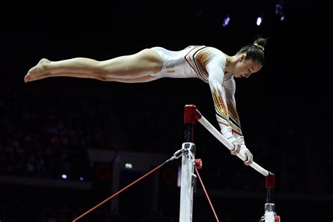 Nina derwael is donderdag op het wk turnen in de qatarese hoofdstad doha in de finale van de allroundcompetitie net naast het podium gevallen. 'Thuis heb ik meer dan plaats genoeg voor nog een medaille ...