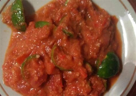 Jan 04, 2022 · makanan khas bali di jimbaran tersebut adalah bahasa balinya ikan laut sambal mentah. Resep Sambal mentah jeruk limau oleh Sanga Situmorang ...