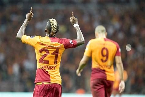 Yunan ekibi, nijeryalı kanat oyuncusu ile 3 yıllık anlaşma sağladı. Galatasaray'ın Nijeryalı Oyuncusu Henry Onyekuru: Diagne ...