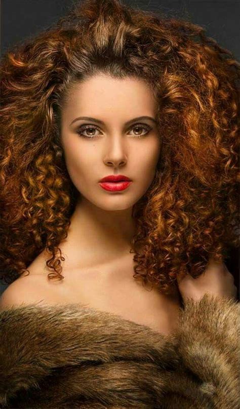 Medium curly brunette shag with babylights. Pin by Jayanthi Jegathison on Photos | Curly hair styles ...