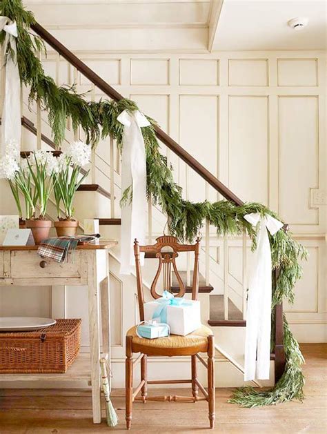 A banister provides additional safety on your staircase and visual appeal to a home. 40+ Festive Christmas Banister Decorations Ideas - All ...