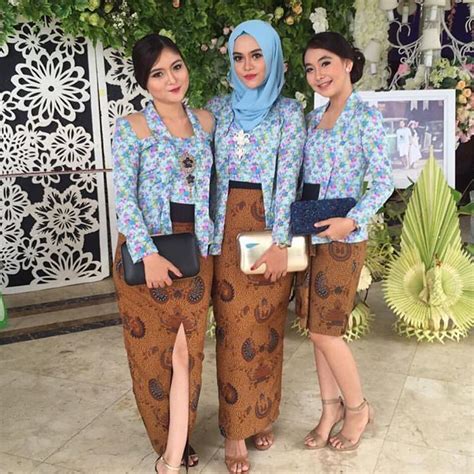 Tutorial rok pakai kain batik kain jarik. 18 Inspirasi Kebaya Pagar Ayu. Biar di Kondangan Semakin ...