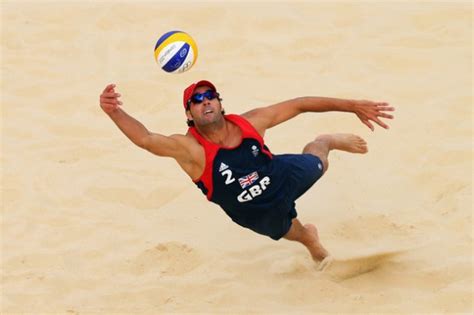 Seulement, cela ne lui attire pas que des sympathies. Joueuse De Beach Volley | Physique de rêve