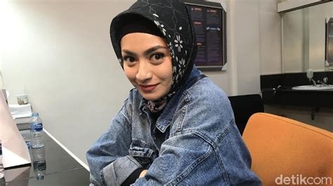 Check spelling or type a new query. Pesona Nathalie Holscher, Calon Istri Sule yang Kini Berhijab - Foto 1