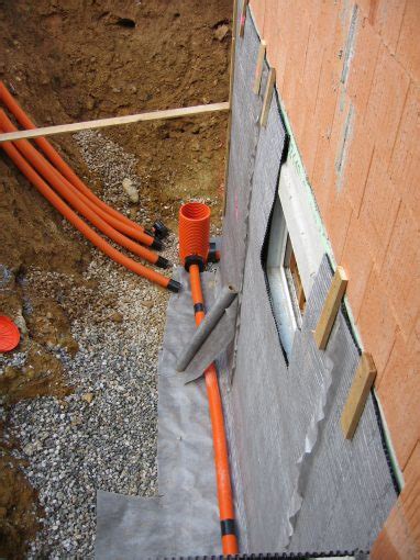 Trockenheit herrscht im erdboden selten: Hausbau_Rohbau