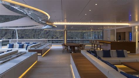 Amazon and blue origin founder jeff bezos will fly to space next month on the first commercial flight of blue origin's new shepard rocket. FLYING FOX yacht for charter (Lurssen, 136m, 2019)