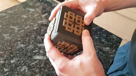 Centrifugal puzzle box (these designs were printed through a company called shapeways based in the netherlands and new york, a copy can also be is opened/solved in an intriguing way, by simply spinning the puzzle box on a flat surface will unlock the lid, however this is not made to be obvious Japanese puzzle box - YouTube