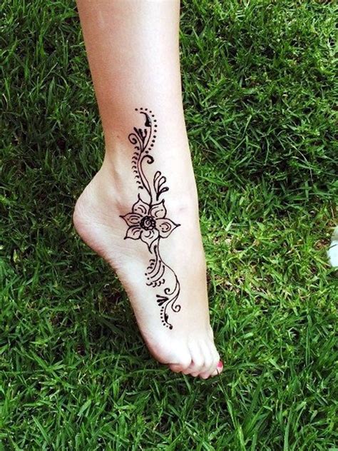 When people get henna tattoos, the obvious question is; 40 Cute and Tiny Ankle Tattoo Designs For 2016 - Bored Art