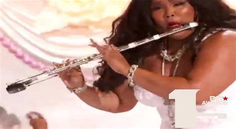 Download lagu lizzo flute song mp3 dapat kamu download secara gratis di metrolagu. Lizzo pulled out the flute, during her #BETAwards ...