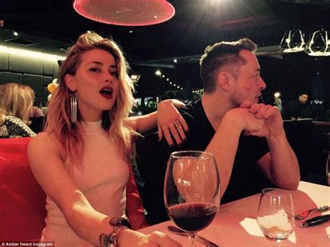 Business insider reports that the two were spotted locking lips, after grabbing lunch in l.a. Amber Heard and billionaire Elon Musk share a steamy kiss ...