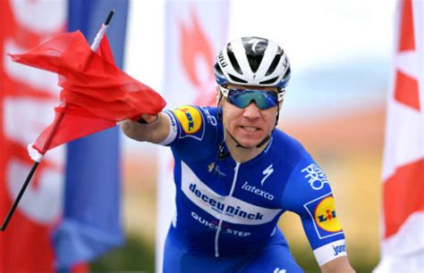 Dutch rider fabio jakobsen has had facial. Fabio Jakobsen se impone en la tercera etapa del Tour de ...