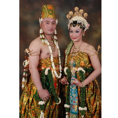 Indonesian traditional bride | pengantin jogja kanigaran modifikasi. Baju Pengantin Adat Jogja Modern - Model Baju Trending