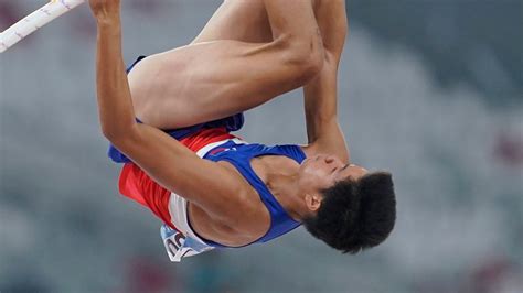 Ej obiena 5.87m philippine outdoor record. EJ Obiena still has unfinished business in SEA Games