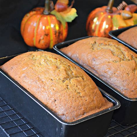 This is a great pumpkin bread recipe. Downeast Maine Pumpkin Bread | Recipe (With images ...