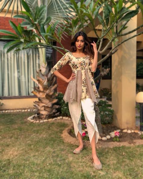 A handful of summer 2021 trends are already popping up all over my instagram explore page (and the instagram shop tab, which like, i refuse to use) and i'm planning to. Pin by Nysa rana on Fashion trends (With images) | Indian ...