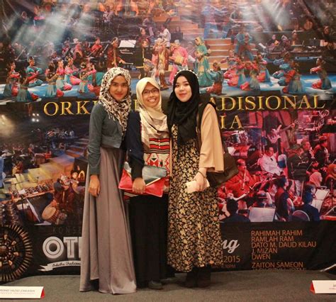 1970s fashion has been appreciated and loved by numerous designers and fashionistas. STYLEBOOK BY SYAHIRA ZAKARIA: Retro: Konsert Orkestra ...