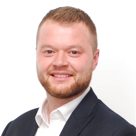 Von der hauptstelle oberhaching und der geschäftsstelle feldkirchen aus fuhr ein bus die gäste zur baader bank ag. Lukas Dirr - Leiter Beratungscenter - VR Bank Erlangen ...