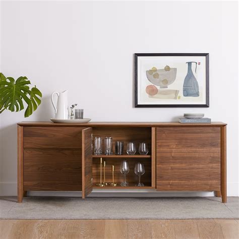 Berikut ini adalah desain ruang tamu minimalis kecil yang sempurna untuk semua anggota keluarga, apakah mereka ingin bermain, belajar atau bersantai bersama. Bufet Dapur Minimalis 3 Pintu Murah - Jayafurni Mebel ...