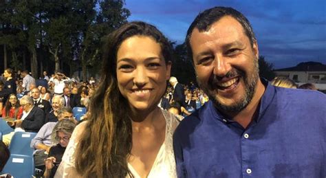 Giornata di relax per matteo salvini a ostia. Matteo Salvini e Francesca Verdini a Forte dei Marmi ...