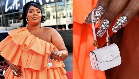 Over two months after the truth hurts hitmaker went viral for bringing an impossibly small bag with her to the 2019 american music awards, she took. Lizzo laughs out loud after becoming an internet meme with ...