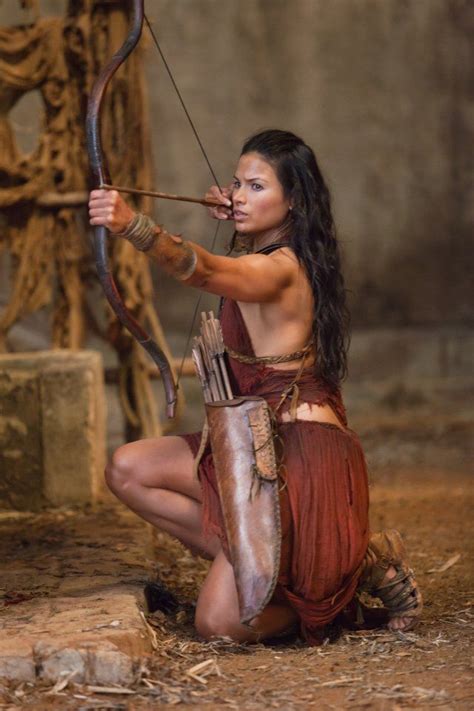 He becomes a favorite of the crowd, leading senator albinius to commute his death sentence to a life of slavery. Still of Katrina Law in Spartacus: Vengeance(이미지 포함) | 액션 ...