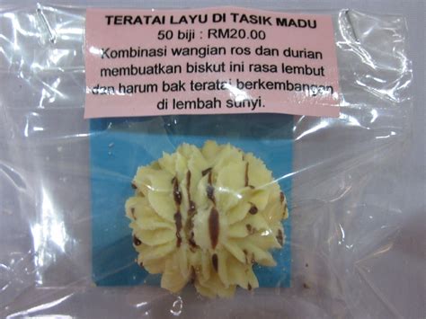 Hasil pencarian anda untuk download lagu teratai layu di tasik madu.mp3. KUIH RAYA SEDAP...: KR001 - TERATAI LAYU DI TASIK MADU