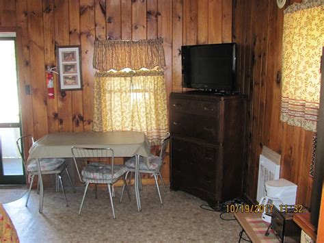 Sunset cabins 1770 (apartment), seventeen seventy (australia) deals. Cabin 1 - Sunset RV Park