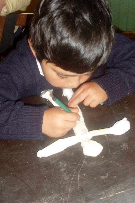 Muy conformes quedaron los miembros de la comunidad educativa de la escuela miguel huentelen, luego de la presentación que realizó el equipo técnico de la municipalidad de collipulli. Tun Teatral Escolar: Tun Teatral Chaura